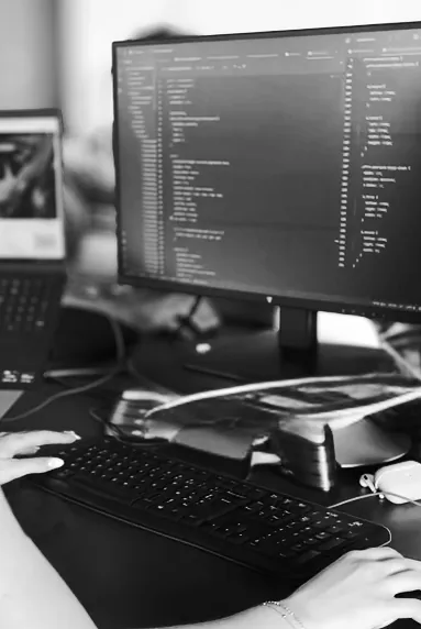 Collaborateurs travaillant sur un projet de transformation digitale